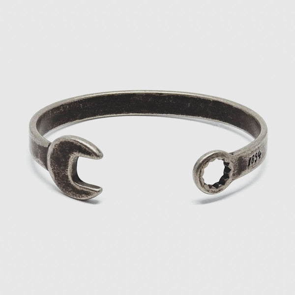 Torque Cuff In Aged Silver – Rust 1894